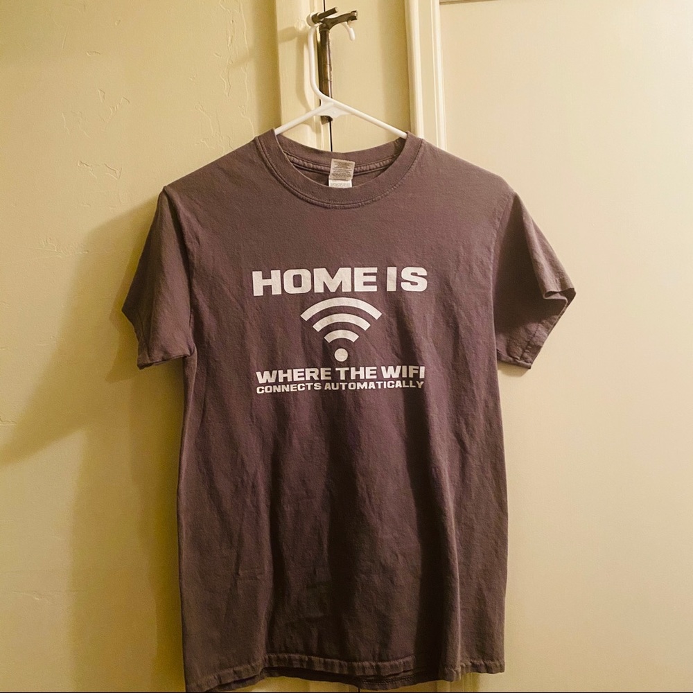 GRAPHIC TEE